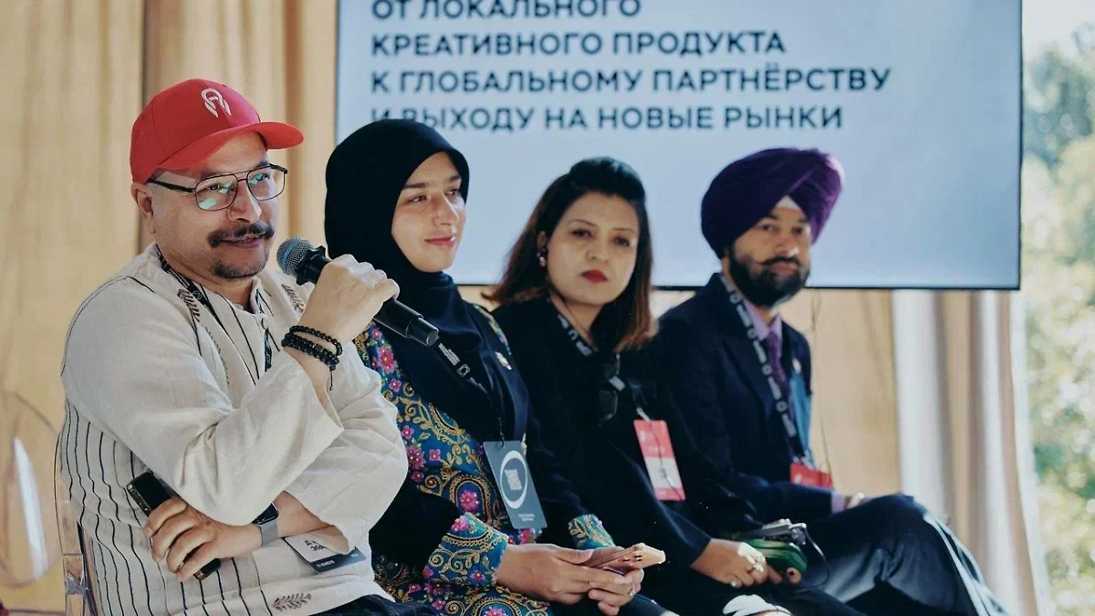 Многонациональные гости «Российской креативной недели». Фото © пресс-служба АНО "Креативная экономика"