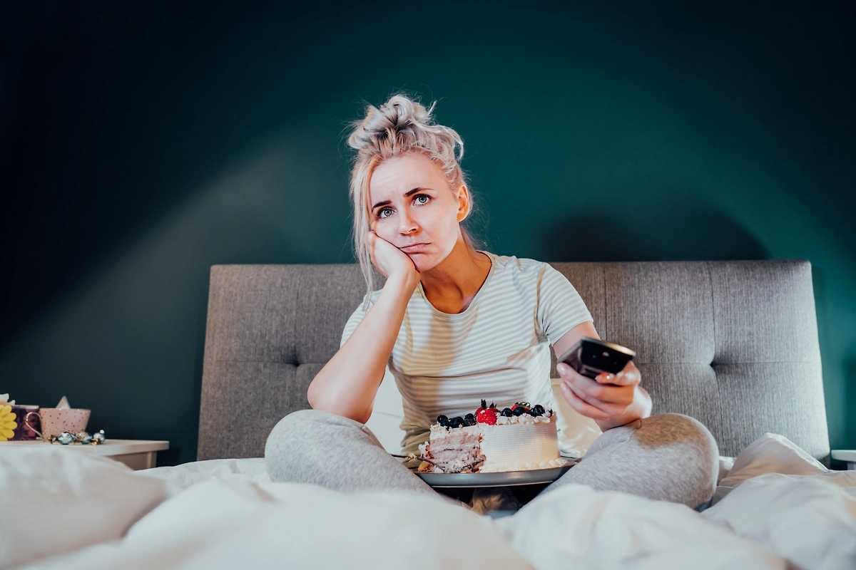 Почему эмоциональный голод отличается от обычного. Фото © Shutterstock / FOTODOM / Okrasiuk
