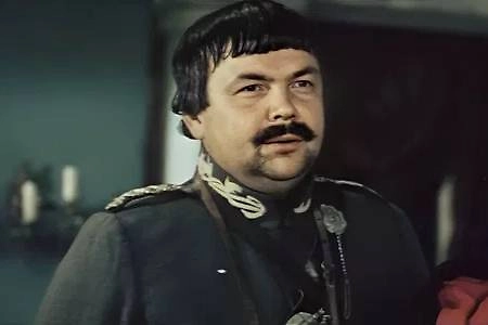 Юрий Рычков в роли хорунжего Попова XIII в фильме «Эскадрон гусар летучих». Фото © Кадр из фильма «Эскадрон гусар летучих», режиссёры Никита Хубов, Станислав Ростоцкий, сценарист Сергей Ермолинский
