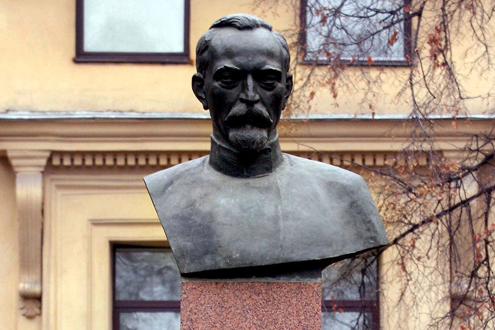 Бюст Феликса Дзержинского. Обложка © ТАСС / Федор Савинцев