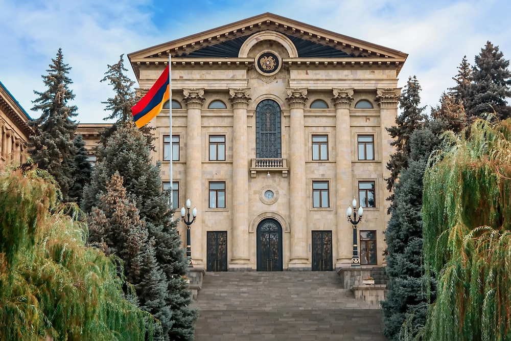 Обложка © Shutterstock / FOTODOM / Ruslan Harutyunov