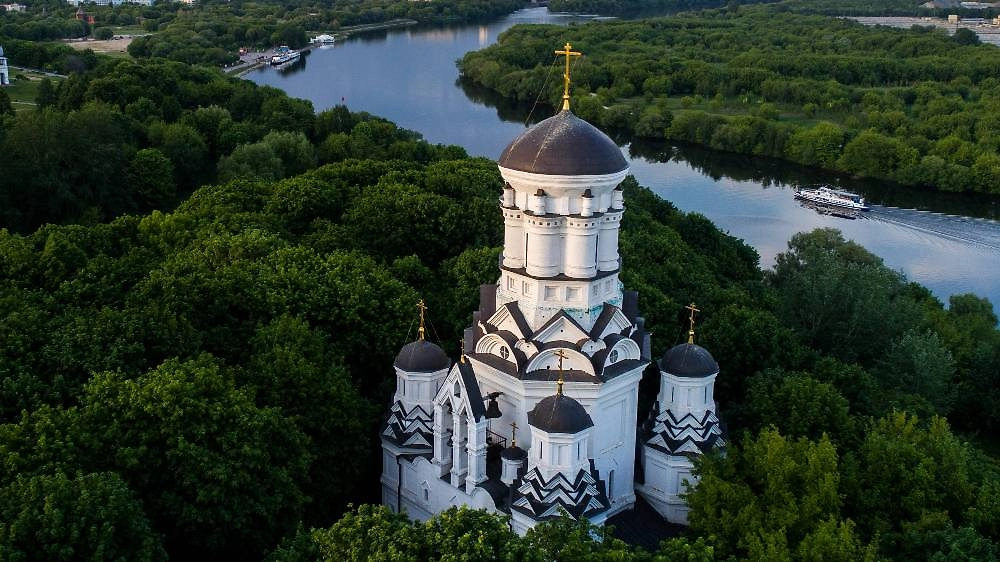 Где в Москве под ногами спрятаны сокровища? Фото © ТАСС / Сергей Бобылев