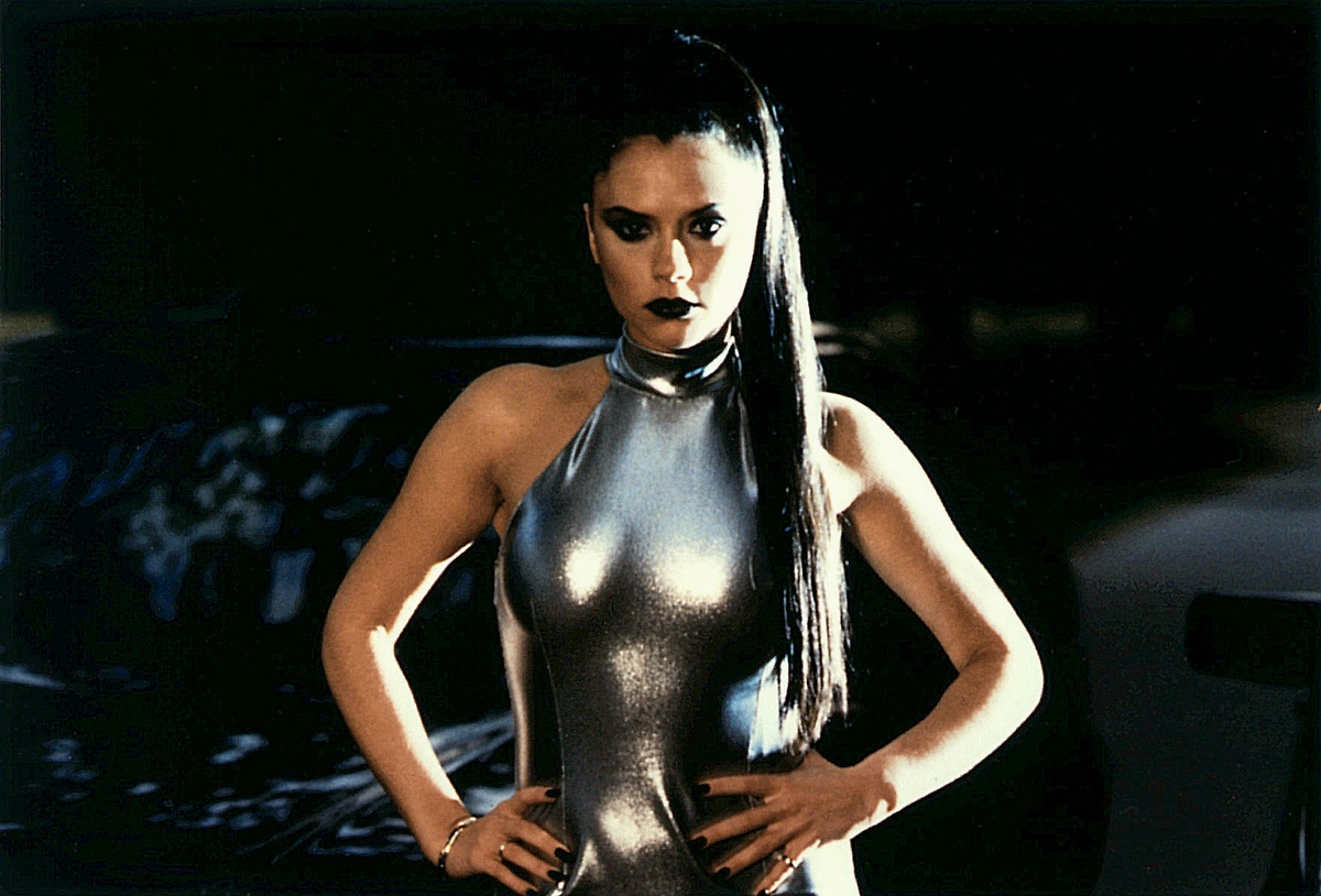 Posh Spice самая элегантная из группы. Стиль Виктории Бекхэм во времена Spice Girls. Фото © ТАСС / Mary Evans / AF Archive / Spice Prod