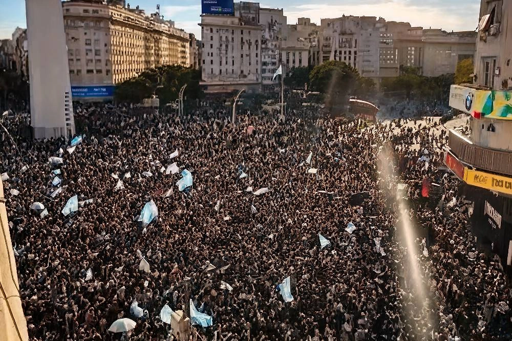 Обложка © X / Ultras Clips