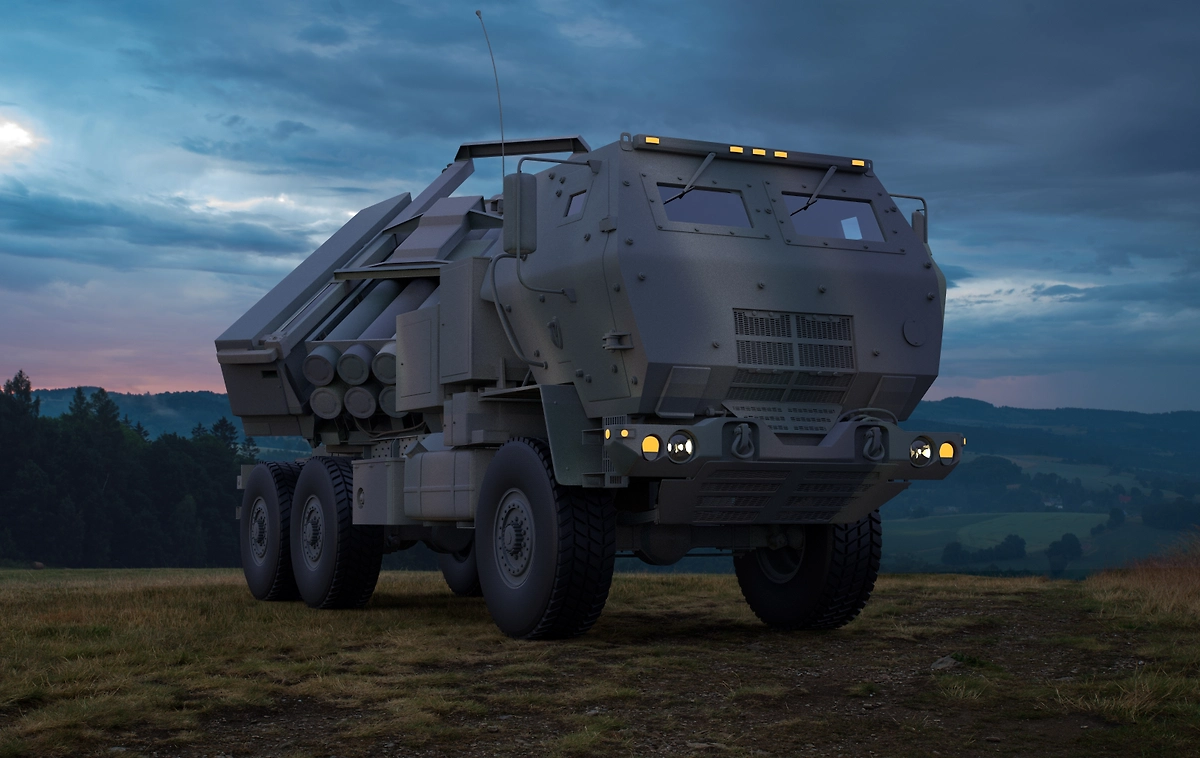 Американские специалисты приехали на Украину для управления РСЗО HIMARS. Фото © Shutterstock / FOTODOM / Mike Mareen