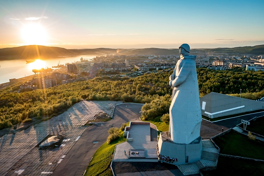 Полярный день в Мурманске: солнце не заходит 62 суток подряд. Фото © Shutterstock / FOTODOM / Alexey Oblov