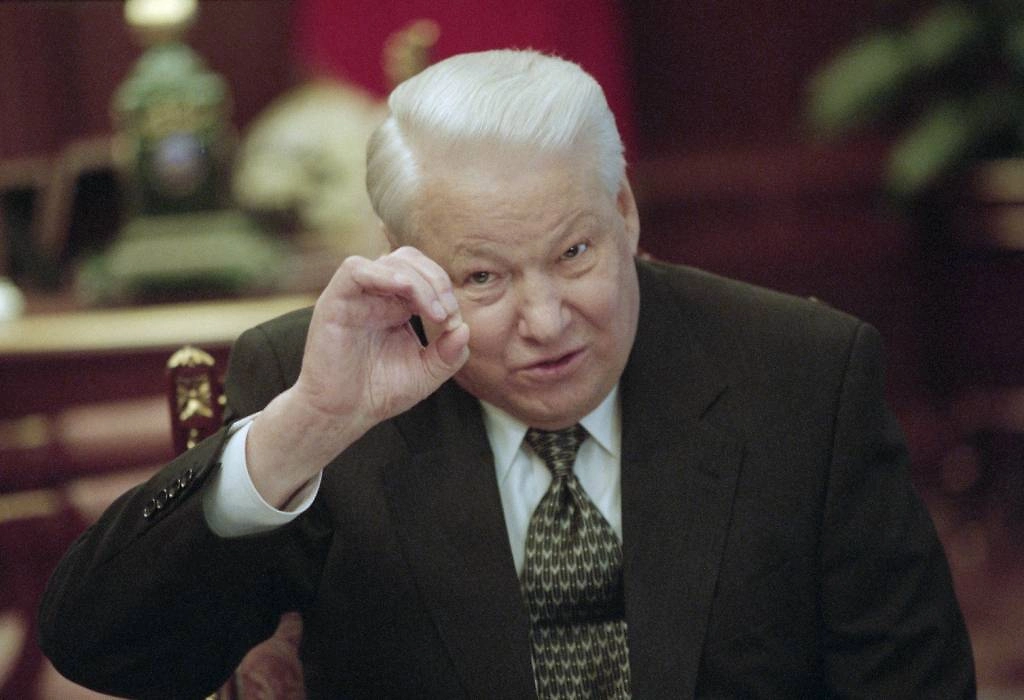Президент России Борис Ельцин за три дня до дефолта, 14 августа 1998 года, заявил, что девальвации рубля не будет. Фото © Сенцов Александр, Чумичев Александр/Фотохроника ТАСС