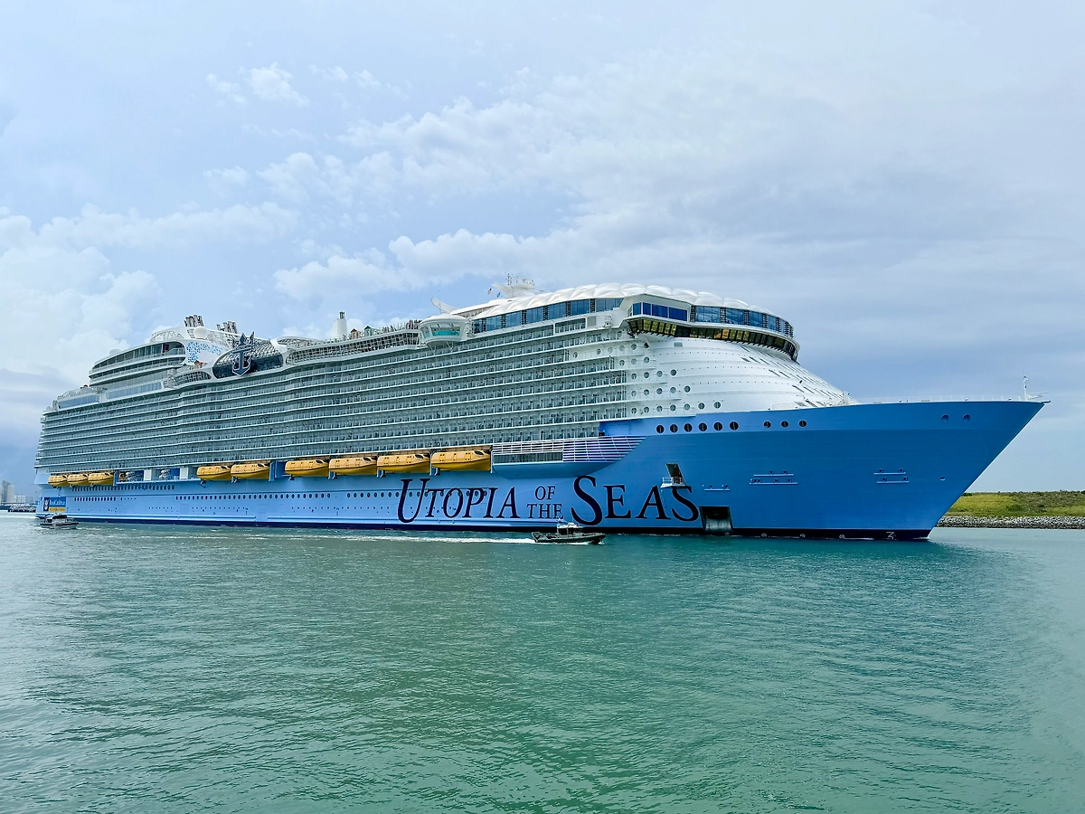 Utopia of the Seas: единственный лайнер на газе. Фото © WIkipedia / Iancrwebb