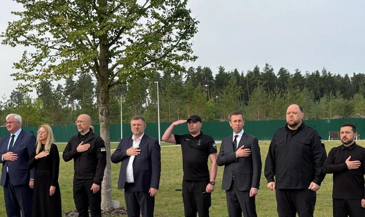 Захоронение Коновальца. Фото © пресс-служба Владимира Зеленского