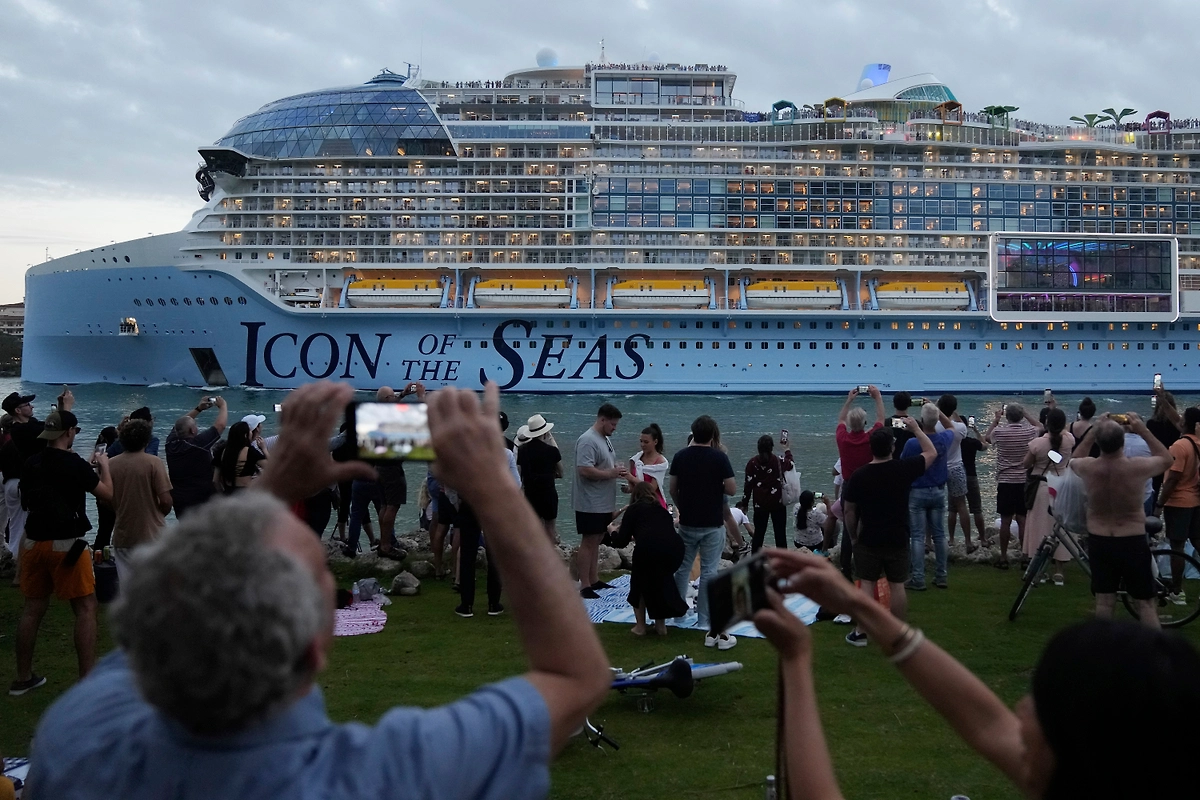 Icon of the Seas: крупнейший лайнер Royal Caribbean. Фото © ТАСС / АР / Rebecca Blackwell