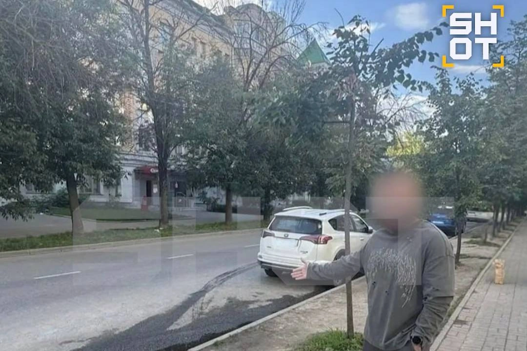 Калужанин обклеил машину бывшей любовницы её интимными фото. Фото © Telegram/ SHOT