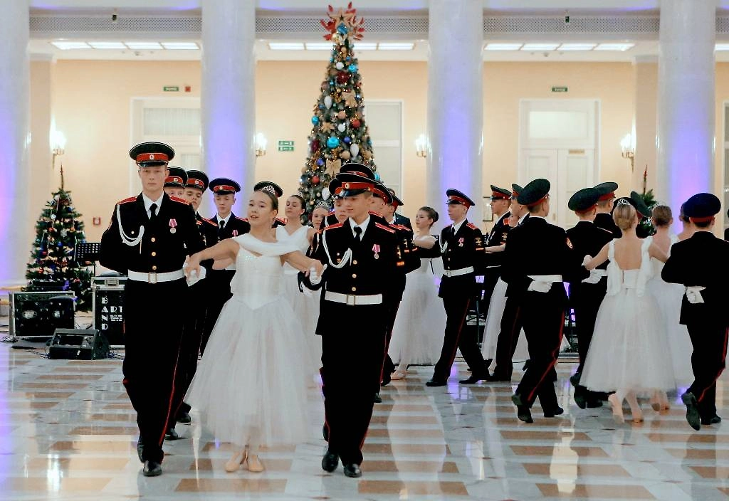 Новогодний суворовский бал в Санкт-Петербурге. Фото © Александр Демьянчук/ТАСС