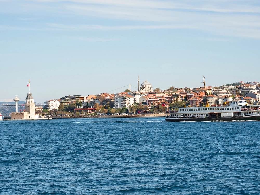Обложка © Shutterstock / FOTODOM / Roman_Efimovich