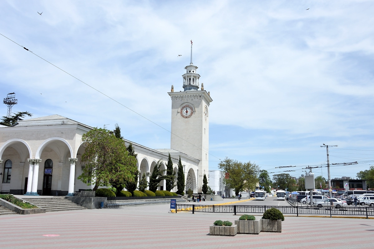 Обложка © Shutterstock / FOTODOM / Kokoulina
