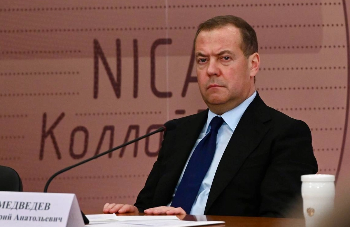 Дмитрий Медведев. Обложка © Life.ru