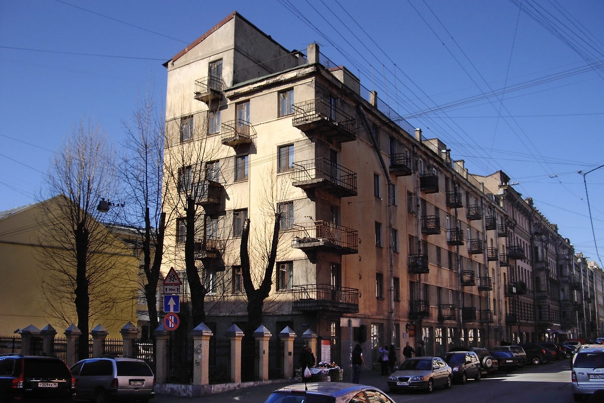 Слеза социализма — дом-коммуна на улице Рубинштейна. Фото © Wikipedia / Potekhin