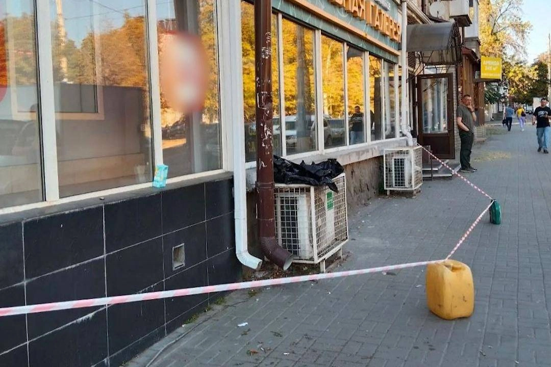 В Шахтах двухлетнего мальчика убило током во время прогулки с мамой. Обложка © Telegram /Don Mash
