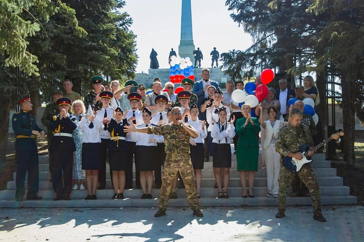 Обложка © Администрации Главы ЛНР
