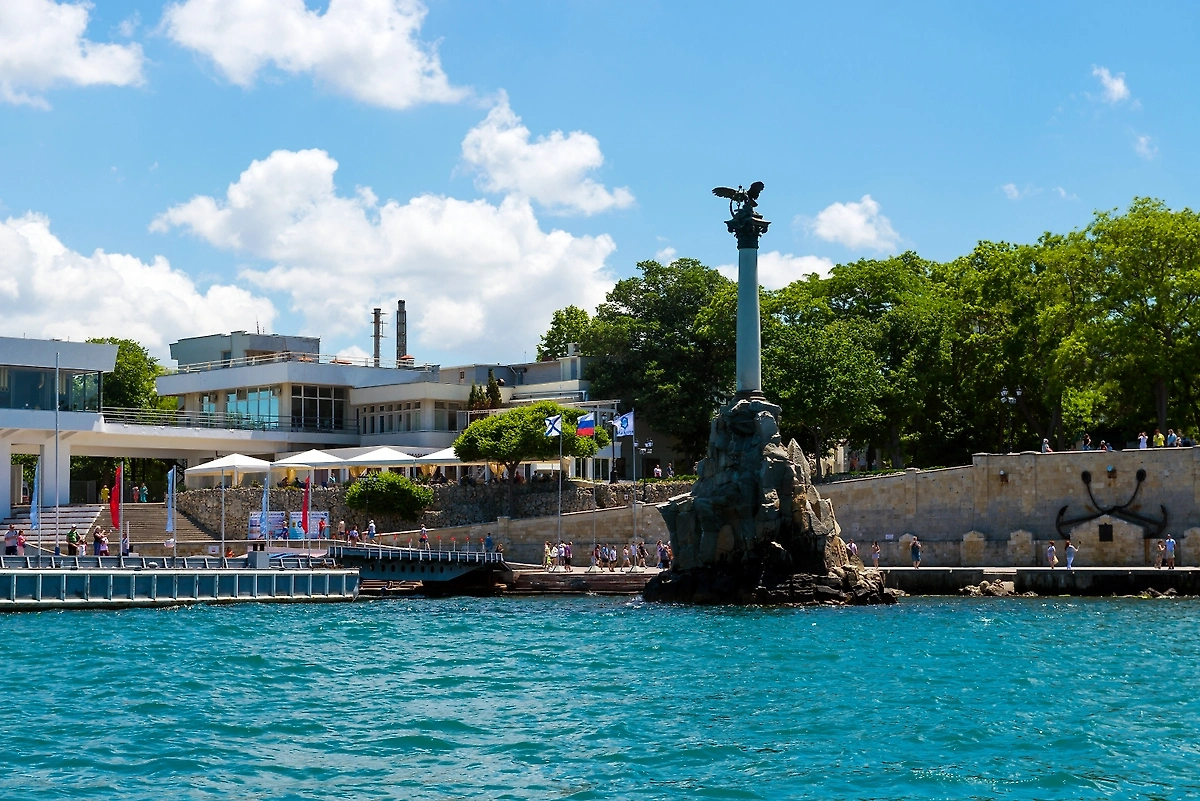 Обложка © Shutterstock / FOTODOM / Dmetsov Alexey