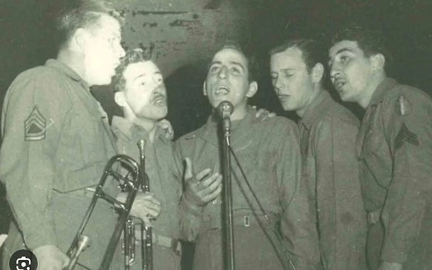 Где воевал Тони Беннетт и как Вторая мировая война изменила его взгляды? Фото © military.com