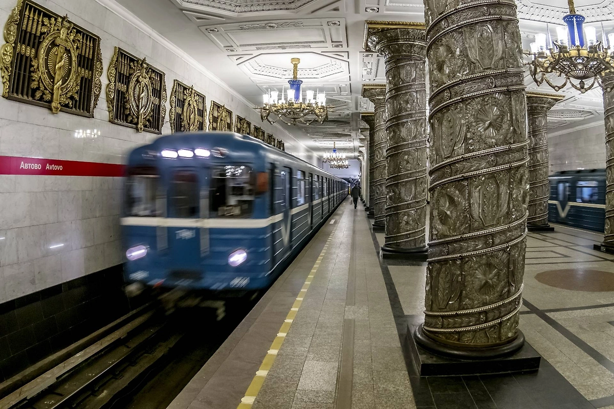 Обложка © Shutterstock / FOTODOM / Anton Kudelin