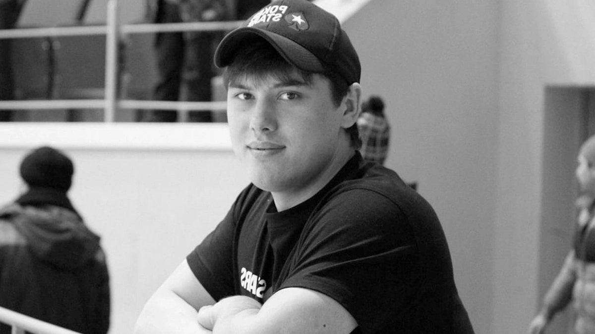 Денис Мотошин. Обложка © VK / Болельщики ХК «Чебоксары»