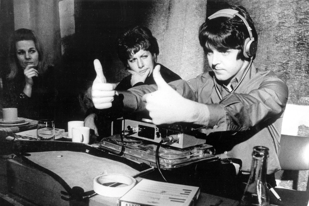Как The Beatles записывали альбом Revolver на Эбби-роуд в 1966 году? Фото © Getty Images / Keystone Features