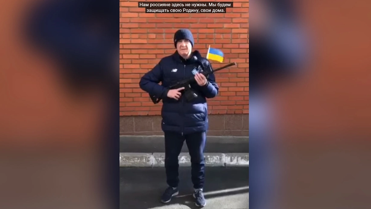 Бывший футболист «Динамо» Владимир Бессонов грозит россиянам. Фото © Youtube / AlexDmitriev