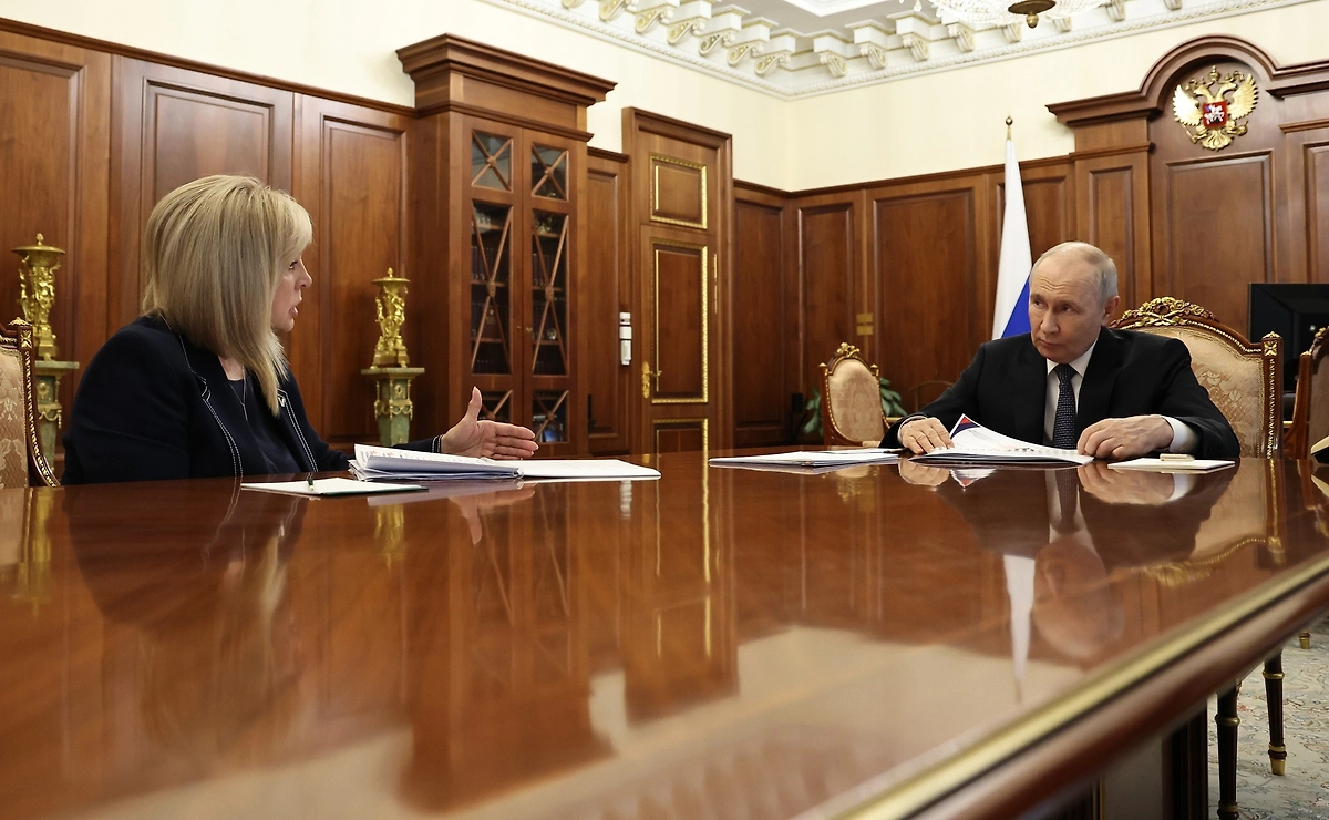 Элла Памфилова и Владимир Путин. Обложка © Кремль
