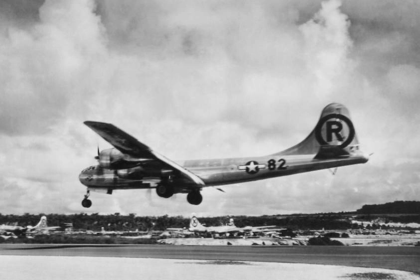 Американский бомбардировщик B-29 Enola Gay. Фото © Shutterstock / FOTODOM / Everett Collection