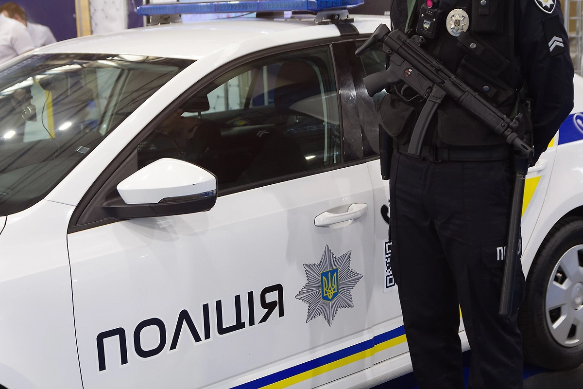 На пляже в Львовской области произошёл конфликт из-за песен на русском языке. Обложка © Shutterstock / FOTODOM / DmyTo