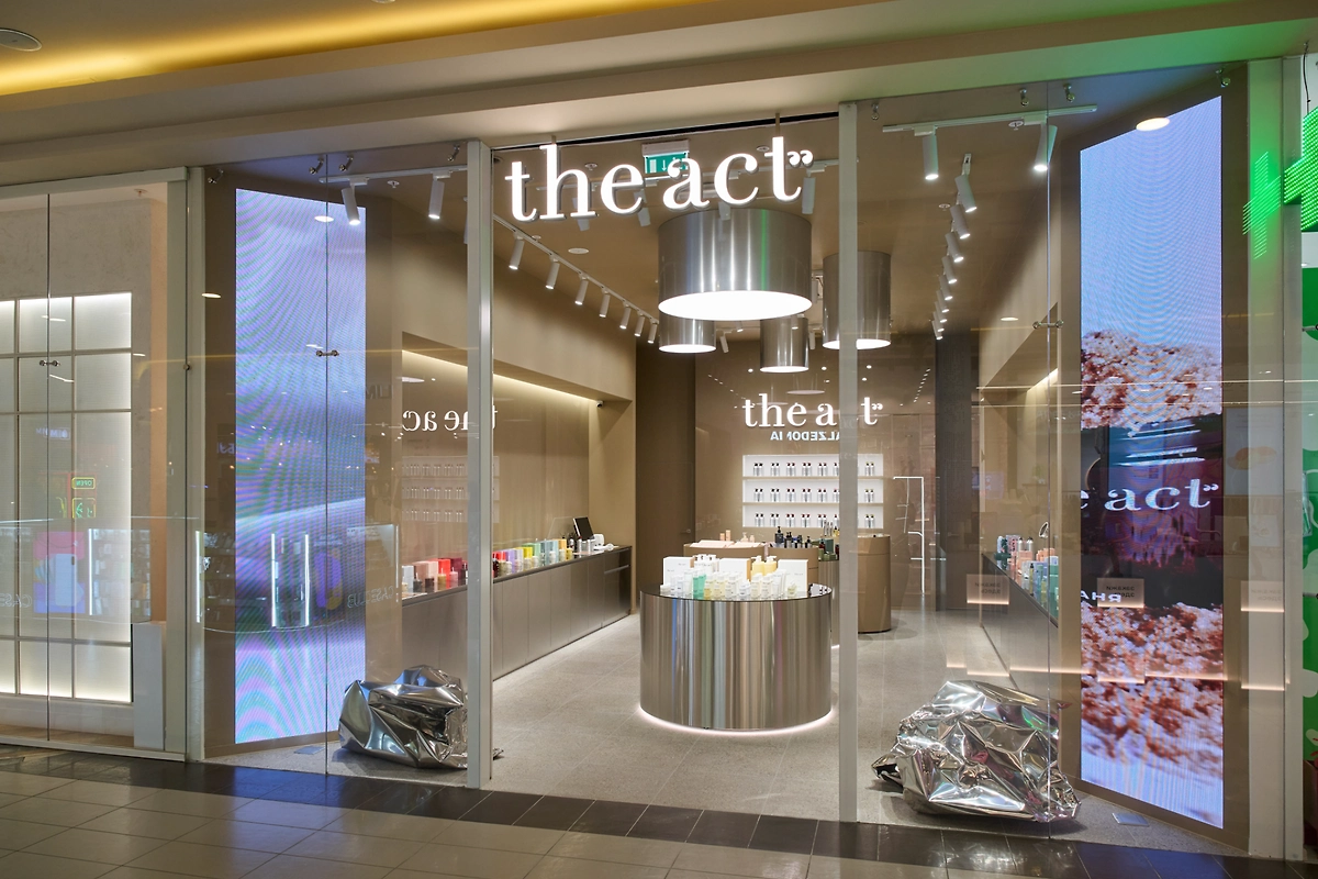 Обложка © theact