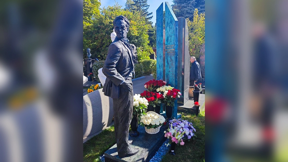На Новодевичьем кладбище открыли памятник Игорю Кириллову. Обложка © Даниил Черных-Аипов