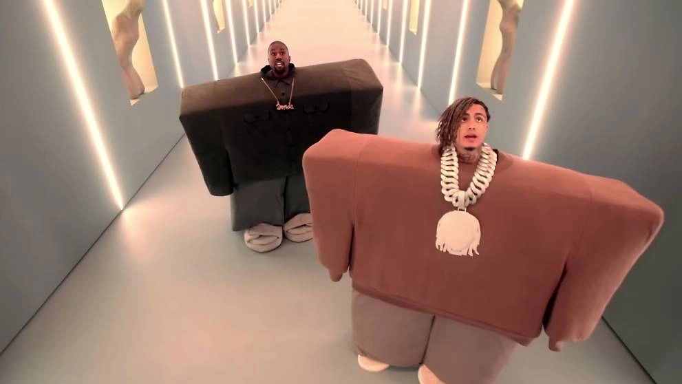 Кадр из клипа Kanye West & Lil Pump - I Love It feat. Adele Givens. Обложка © YouTube / Lil Pump