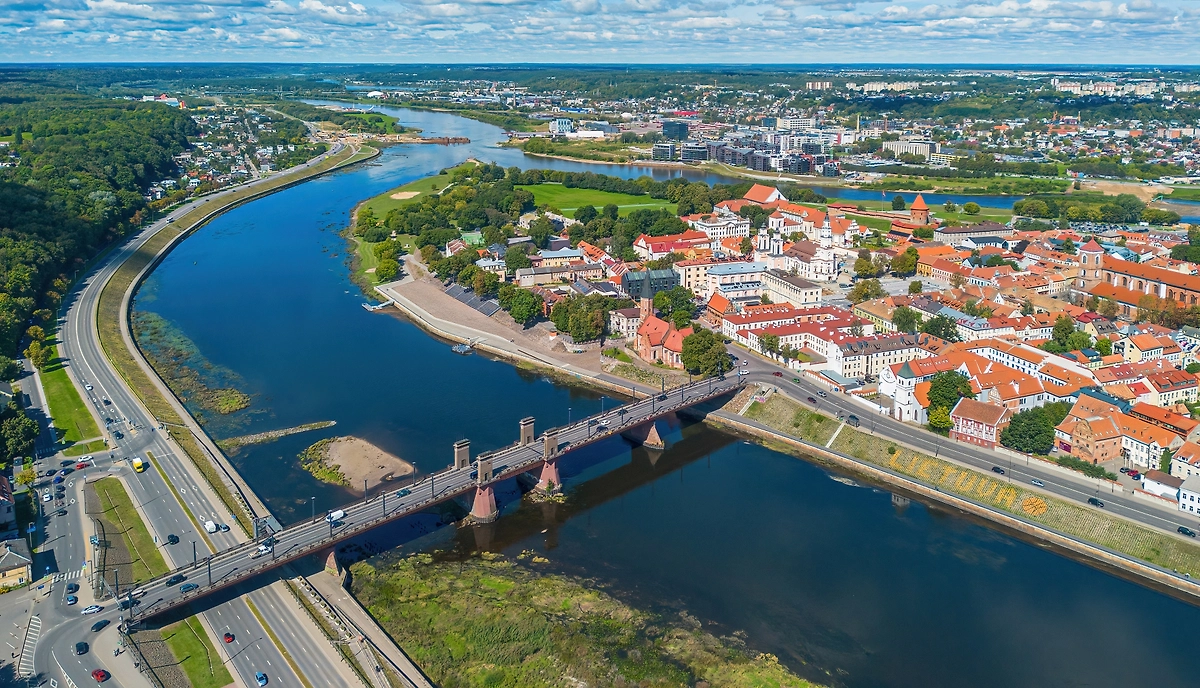 Обложка © Shutterstock / FOTODOM / Alexandre.ROSA