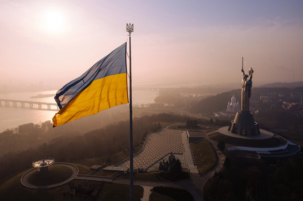 Обложка © Shutterstock / FOTODOM / Istetsen2