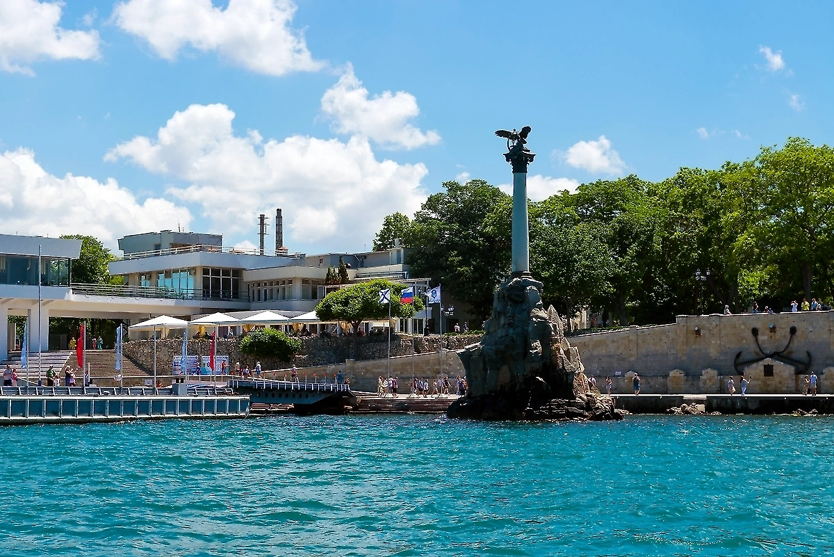 Обложка © Shutterstock / FOTODOM / Dmetsov Alexey