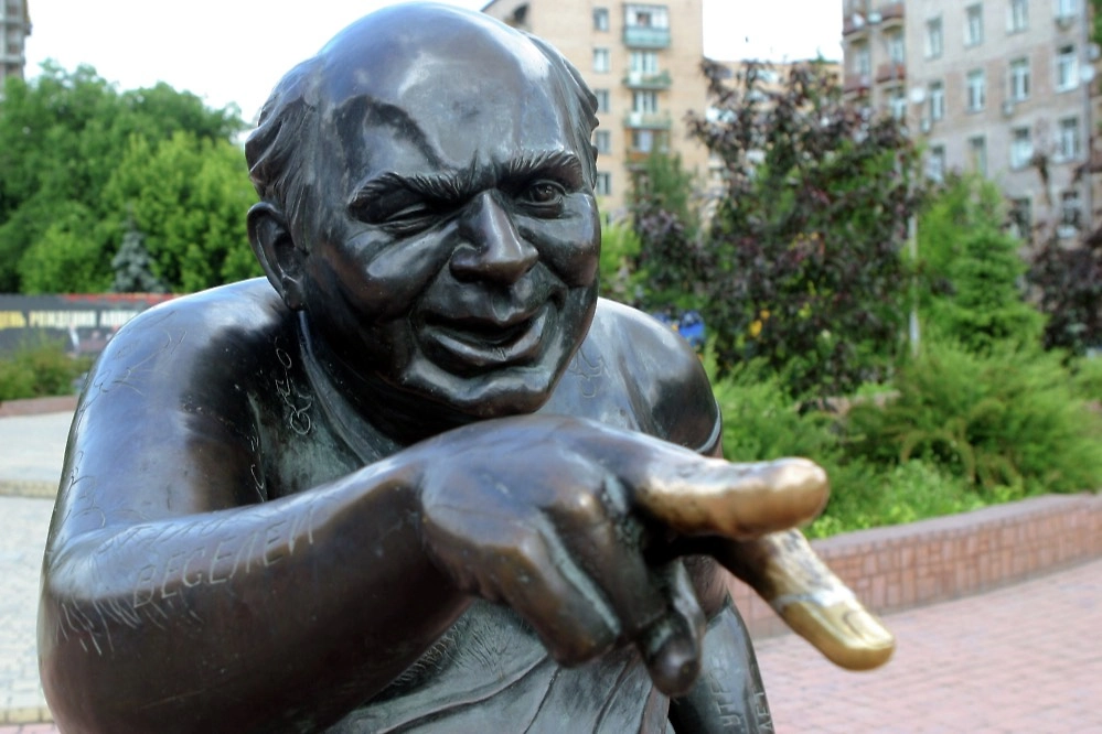 Памятник Доценту — культовому герою Евгения Леонова — в Москве. Фото © РИА Новости / Владимир Федоренко