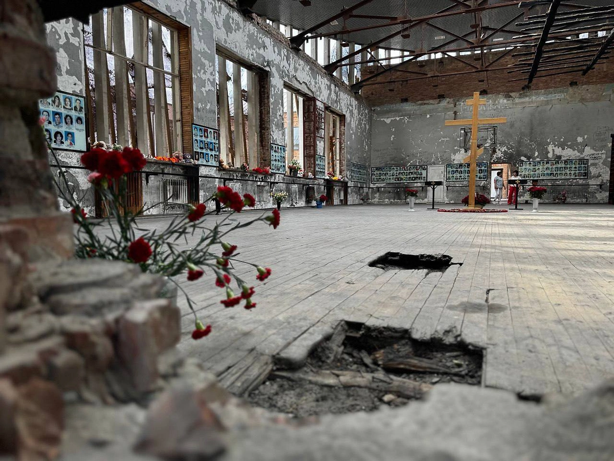В Беслане началась трёхдневная вахта памяти по жертвам теракта. Фото © Telegram / Сергей Меняйло