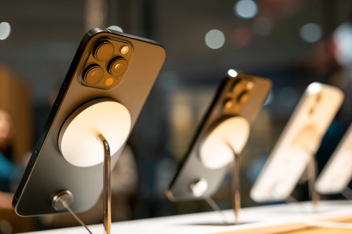 Что нового будет в iPhone Pro и Pro Max. Фото © Shutterstock / FOTODOM / Wongsakorn 2468