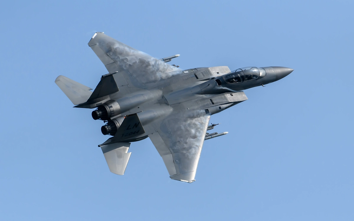 Обложка © Shutterstock / FOTODOM / A Periam Photography