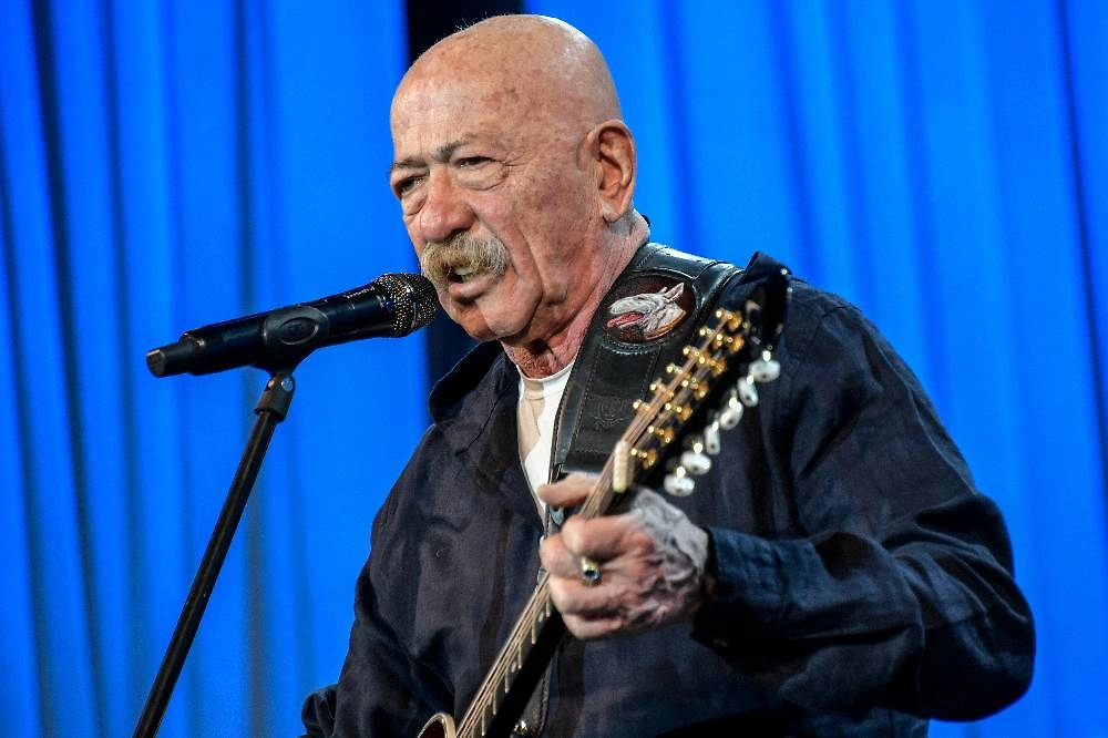 Юбилейный концерт Александра Розенбаума в БКЗ «Октябрьский» к 75-летию певца. Фото © ТАСС / Юрий Ходзицкий