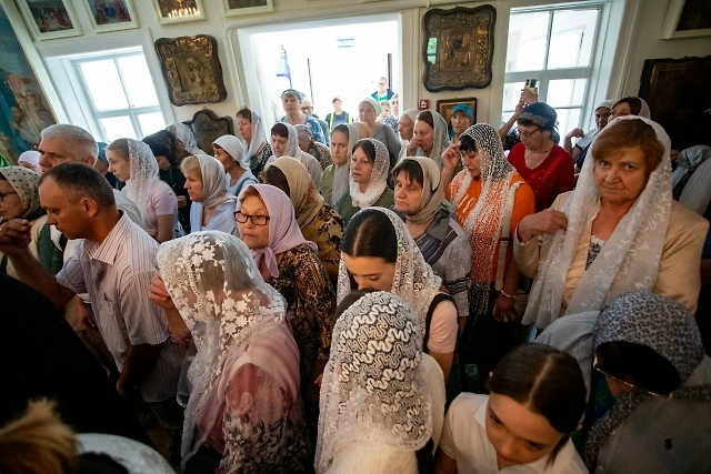Верующие в православном храме Калмыкии. История Явления Христа в Элисте сохранялась в памяти прихожан и их семей. Фото © Элистинская и Калмыцкая епархия / ВКонтакте