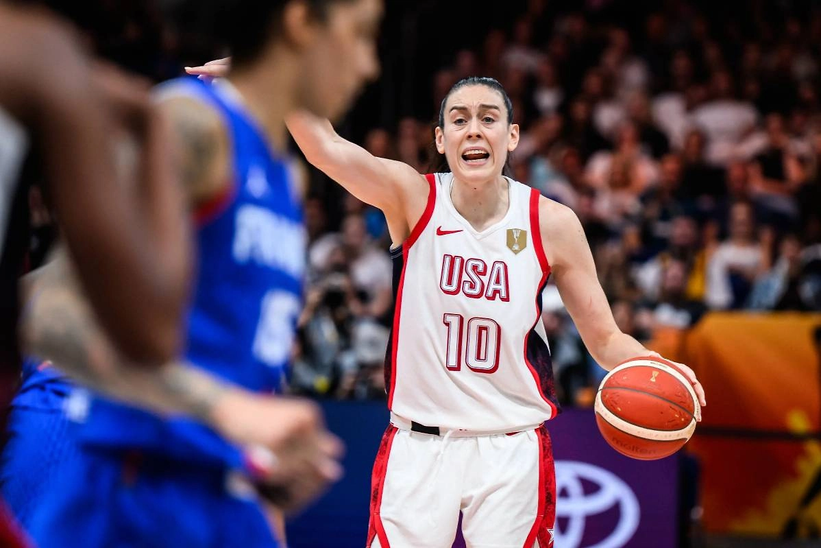 Брианна Стюарт. Обложка © FIBA