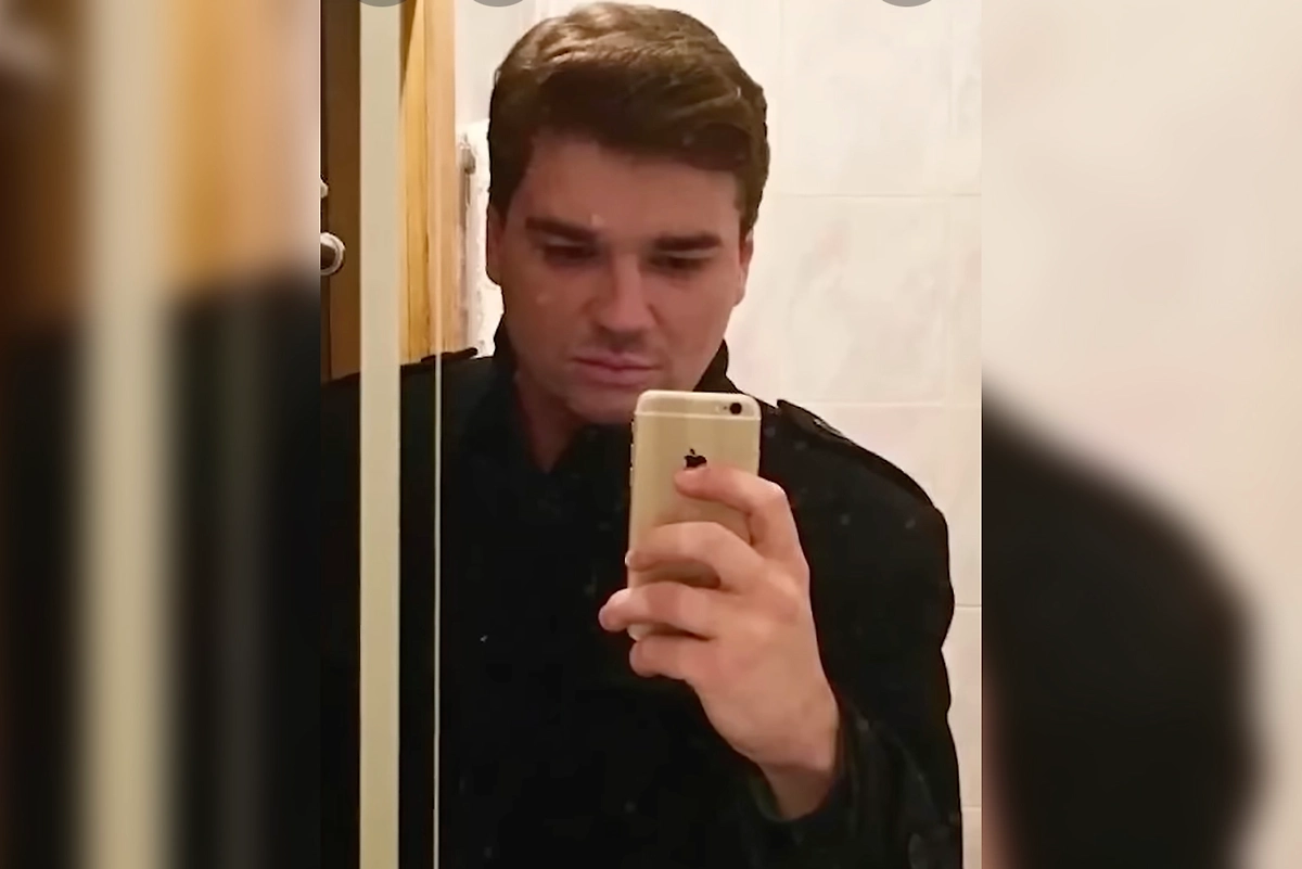 Александр Торн в одном из старых видео. В 2020 году из-за его ролика о происхождении коронавируса Следственный комитет возбудил уголовное дело по статье 207.1 УК РФ. Фото © YouTube / No more freaks.