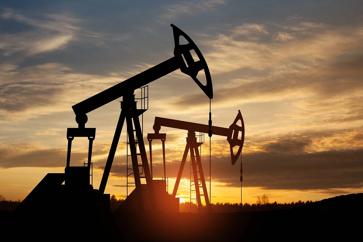 В бюджетном правиле на 2027–2029 годы цену отсечения нефти предлагают установить на уровне $50 за баррель. Фото © Shutterstock / FOTODOM / Hamara