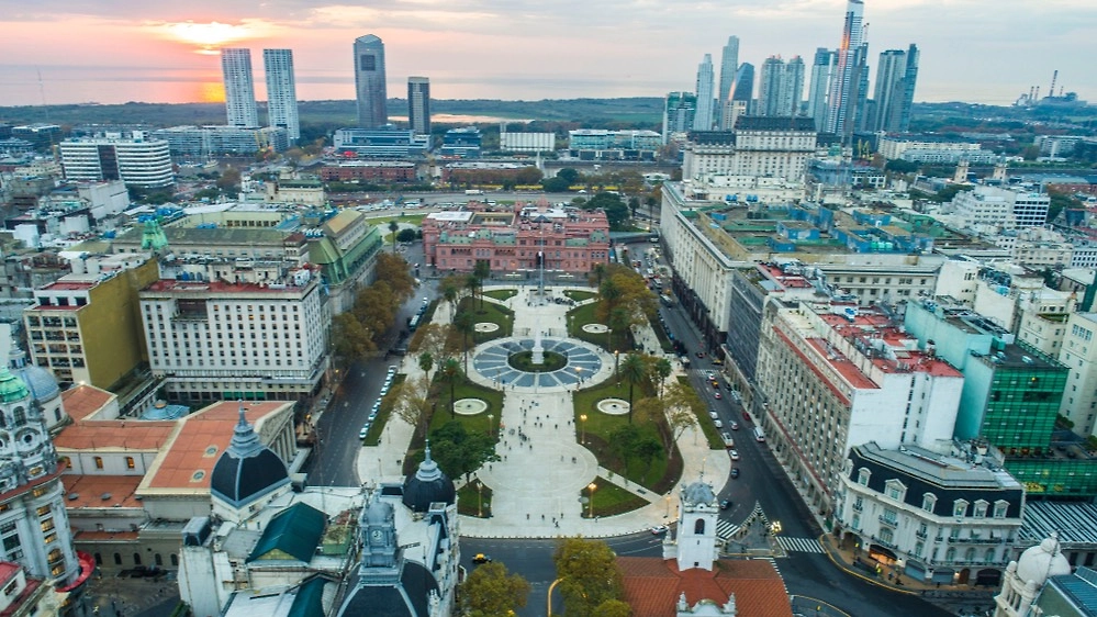 Обложка © Shutterstock / FOTODOM / Studio New-Art