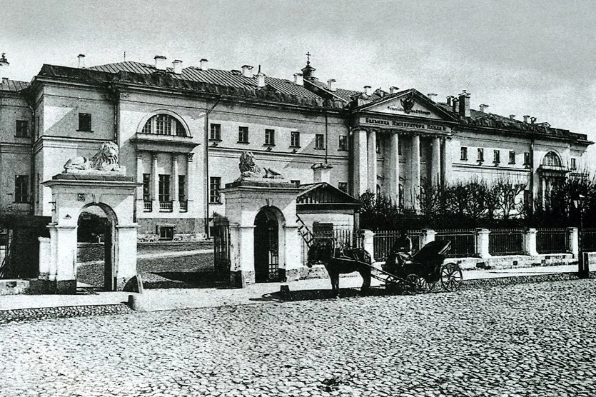 Главный корпус Павловской больницы работы Казакова. Фото © Wikipedia