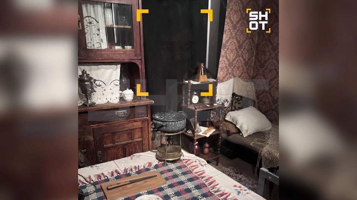 Посетительница заметила «женское лицо» на фото из Музея блокады. Фото © Telegram / SHOT