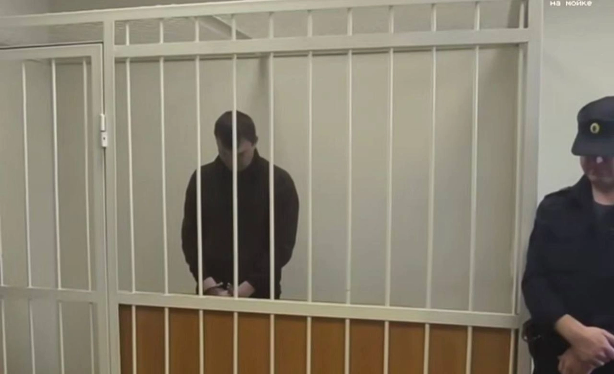 Напавшего с битой на петербурженку отправили в СИЗО до конца ноября. Обложка © Telegram / Объединённая пресс-служба судов Санкт-Петербурга